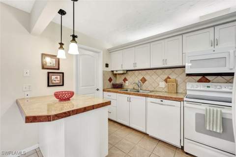 788 Park Shore Dr E39, Naples FL - photo 22 of 35