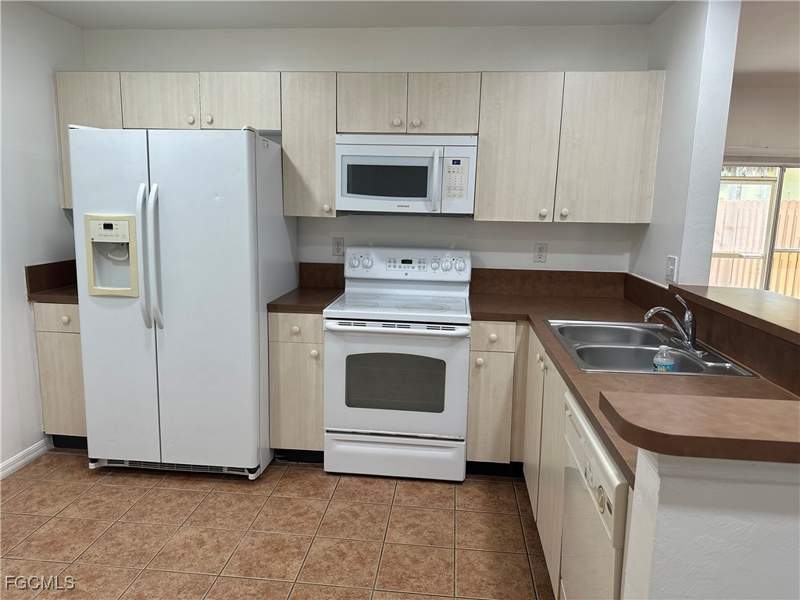 2 bedroom Condominium at 4225 Bellasol Cir 1612, Bellasol, Fort Myers — photo 3