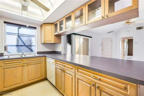 13670 Abbey Dr 4, Fort Myers FL - photo 6 of 21