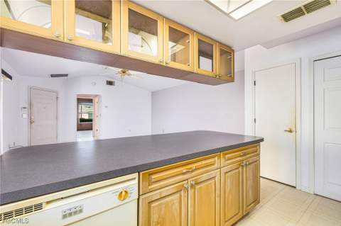 13670 Abbey Dr 4, Fort Myers FL - photo 7 of 21