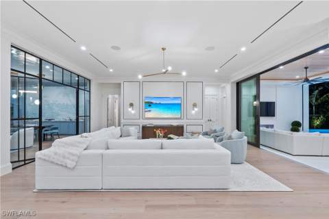 285 Central Ave, Naples FL - photo 6 of 39