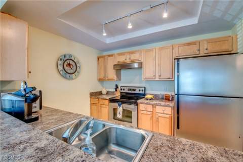 3324 N Key Dr 5, North Fort Myers FL - photo 13 of 37