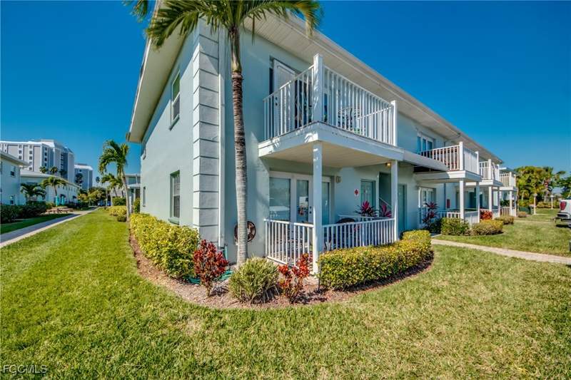 2 bedroom Condominium at 3324 N Key Dr 5, Palms At Waters Edge, North Fort Myers — photo 2