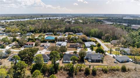 11225 Rabun Gap Dr NW, North Fort Myers FL - photo 6 of 41
