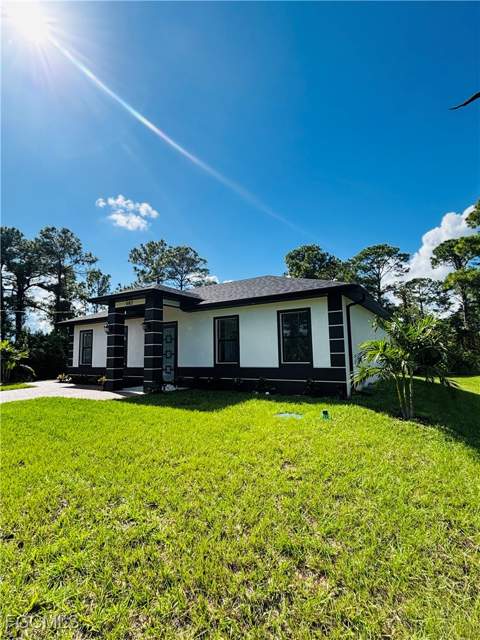 582 Eisenhower Blvd, Lehigh Acres FL - photo 6 of 35