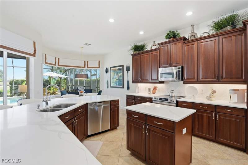 3 bedroom SingleFamilyResidence at 3106 Sagittaria Ln, Country Club, Alva — photo 4