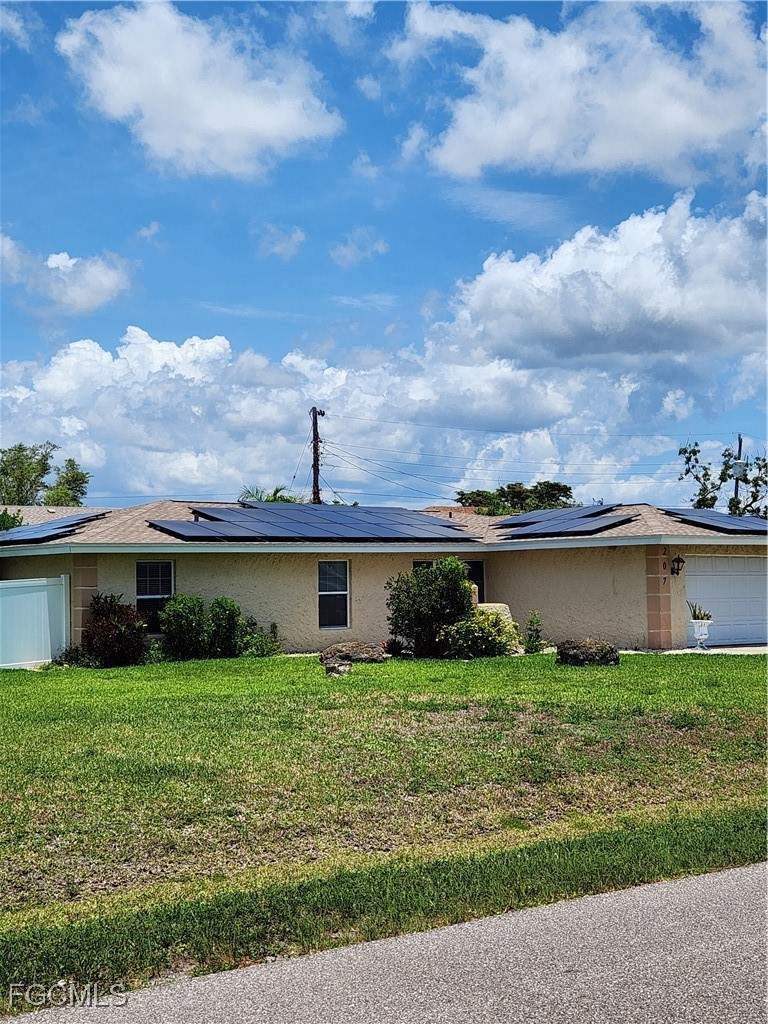 3 bedroom SingleFamilyResidence at 207 SE 47th TER, CAPE CORAL, Cape Coral — photo 2