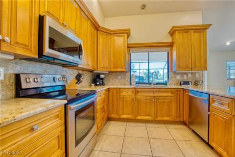 3208 SE 5th Ave, Cape Coral FL - photo 8 of 44