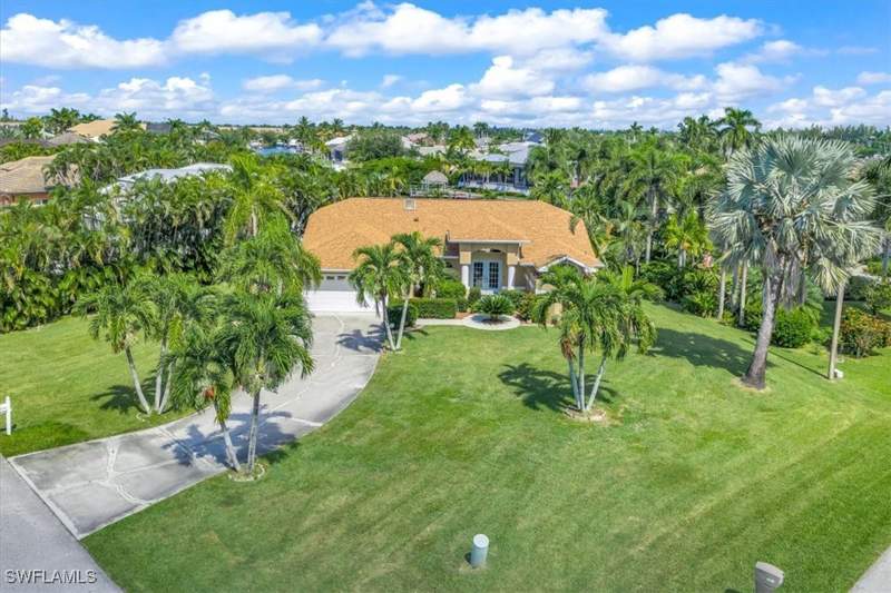 3 bedroom SingleFamilyResidence at 2569 SW 27th Ave, Cape Coral, Cape Coral — photo 2