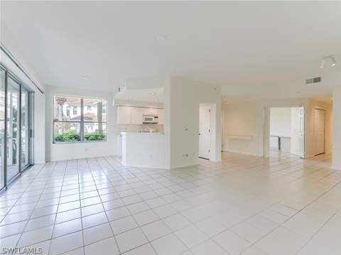 25203 Pelican Creek Cir 102, Bonita Springs FL - photo 10 of 38