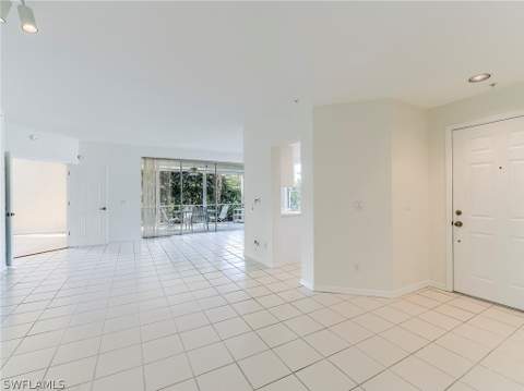 25203 Pelican Creek Cir 102, Bonita Springs FL - photo 12 of 38