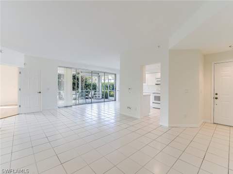 25203 Pelican Creek Cir 102, Bonita Springs FL - photo 13 of 38