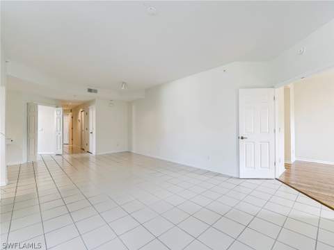25203 Pelican Creek Cir 102, Bonita Springs FL - photo 14 of 38