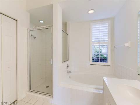 25203 Pelican Creek Cir 102, Bonita Springs FL - photo 21 of 38