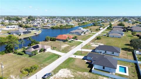 2458 NW 9th Ter, Cape Coral FL - photo 7 of 38