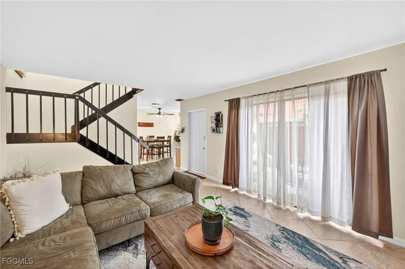 2 bedroom Townhouse at 1544 Park Meadows Dr 4, Parkwoods Townhouse Community, Fort Myers — photo 3