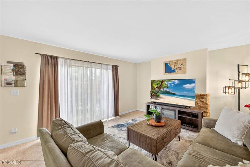 2 bedroom Townhouse at 1544 Park Meadows Dr 4, Parkwoods Townhouse Community, Fort Myers — photo 5