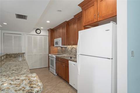 2721 W Gulf Dr 213, Sanibel FL - photo 15 of 49