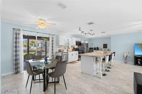 4902 Seville Ct, Cape Coral FL - photo 10 of 37
