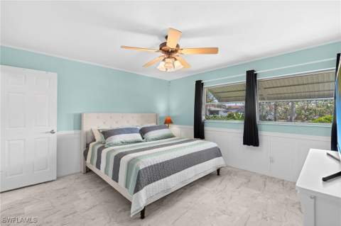 4902 Seville Ct, Cape Coral FL - photo 12 of 37