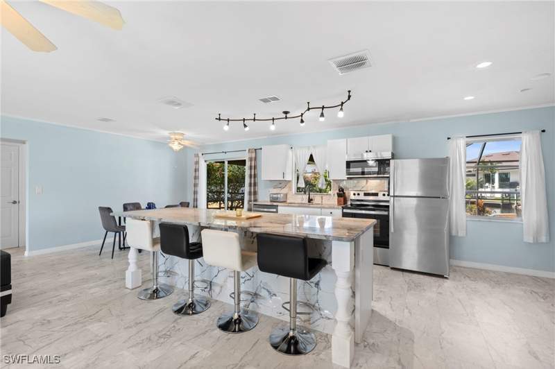 2 bedroom SingleFamilyResidence at 4902 Seville Ct, Cape Coral, Cape Coral — photo 3