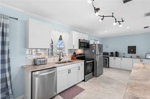 4902 Seville Ct, Cape Coral FL - photo 7 of 37