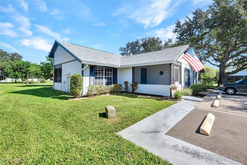 2 bedroom Attached at 10622 Talmadge Ct, Beacon Square, Lehigh Acres — photo 3