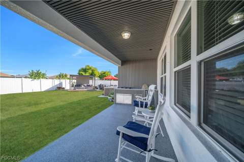 221 SW 21st Ter, Cape Coral FL - photo 10 of 41
