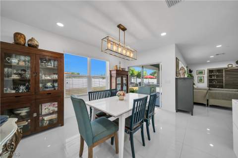 221 SW 21st Ter, Cape Coral FL - photo 17 of 41
