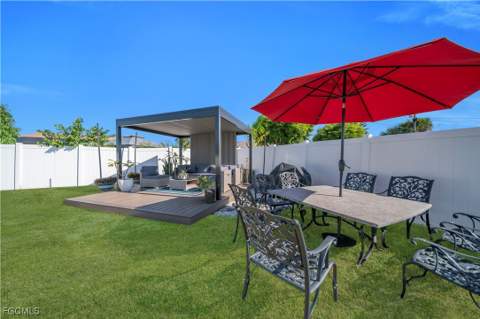 221 SW 21st Ter, Cape Coral FL - photo 6 of 41