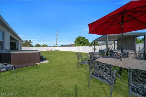 221 SW 21st Ter, Cape Coral FL - photo 7 of 41