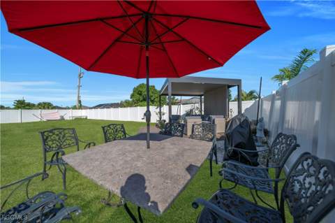 221 SW 21st Ter, Cape Coral FL - photo 8 of 41