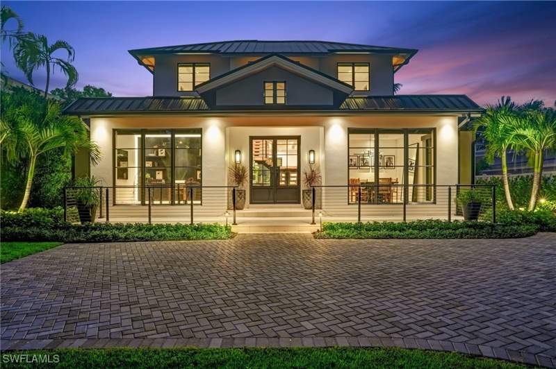 4 bedroom SingleFamilyResidence at 349 2nd Ave N, Olde Naples, Naples — photo 2