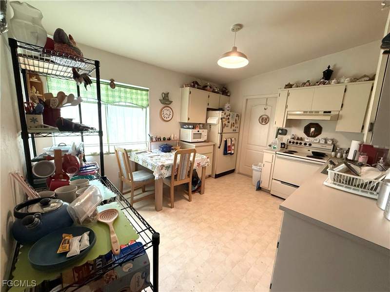 3 bedroom SingleFamilyResidence at 3301 13th St SW, Lehigh Acres, Lehigh Acres — photo 4