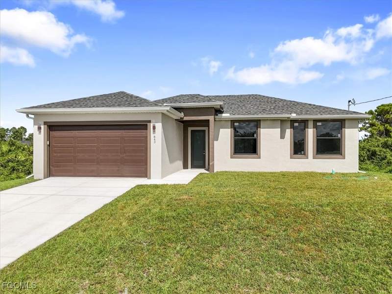3 bedroom SingleFamilyResidence at 843 Theodore Vail St E, Lehigh Acres, Lehigh Acres — photo 2