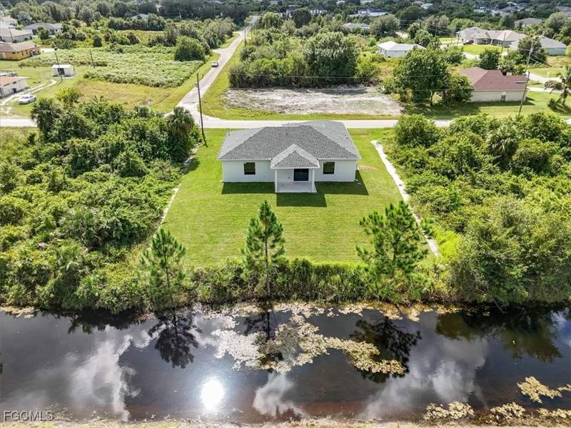 3 bedroom SingleFamilyResidence at 843 Theodore Vail St E, Lehigh Acres, Lehigh Acres — photo 3