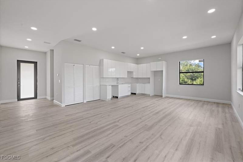 3 bedroom SingleFamilyResidence at 843 Theodore Vail St E, Lehigh Acres, Lehigh Acres — photo 5