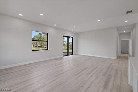 843 Theodore Vail St E, Lehigh Acres FL - photo 8 of 32