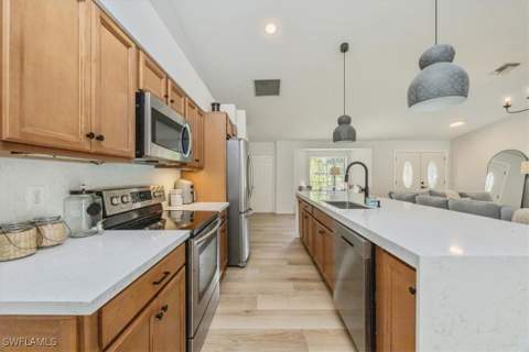 361 9th St NW, Naples FL - photo 10 of 24