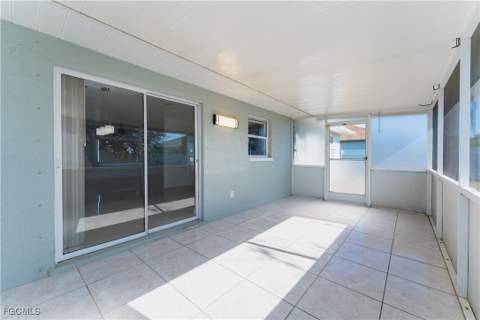 224 NE 9th Ter, Cape Coral FL - photo 11 of 48