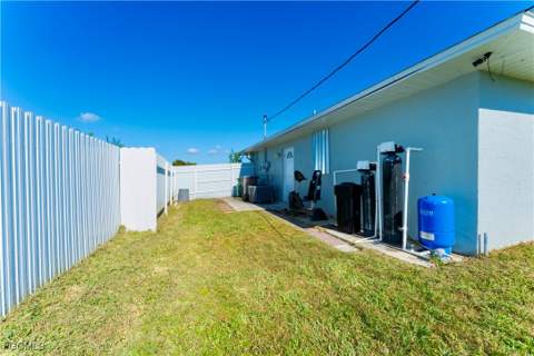 224 NE 9th Ter, Cape Coral FL - photo 16 of 48