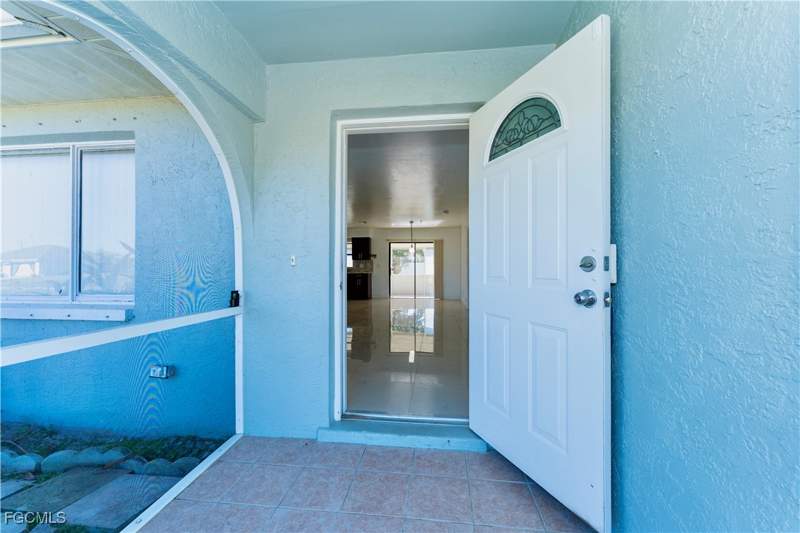 3 bedroom SingleFamilyResidence at 224 NE 9th Ter, Cape Coral, Cape Coral — photo 3