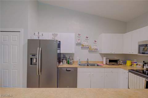 1050 Hancock Creek South Blvd 203, Cape Coral FL - photo 7 of 20