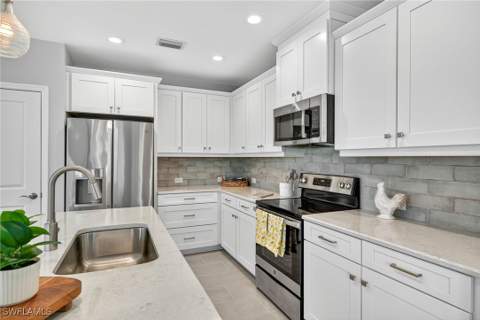 2554 Seychelles Dr 904, Naples FL - photo 12 of 36