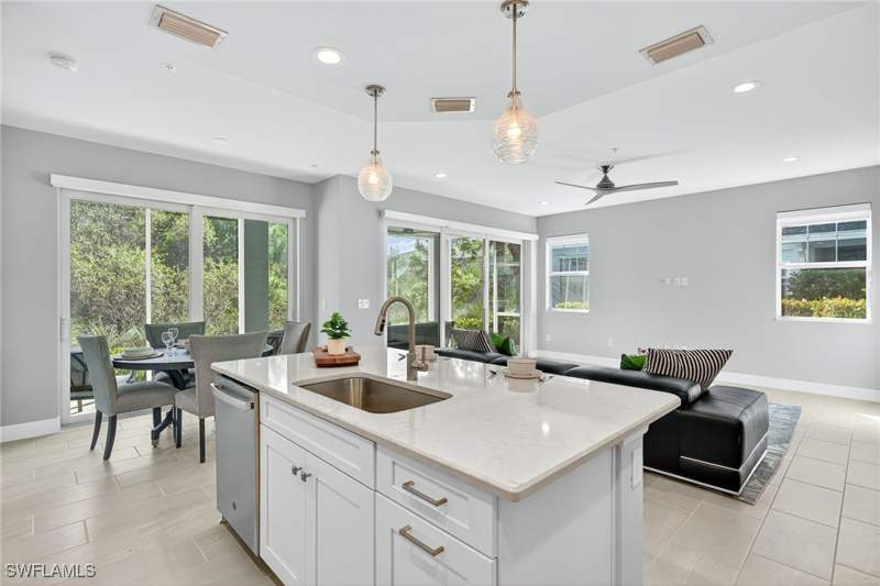 2 bedroom Condominium at 2554 Seychelles Dr 904, Seychelles, Naples — photo 3