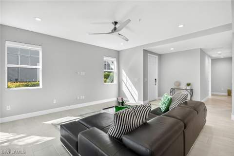 2554 Seychelles Dr 904, Naples FL - photo 7 of 36