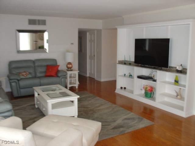 2 bedroom Condominium at 2350 W 1st St 606, First Harbour Tower Condo, Fort Myers — photo 2