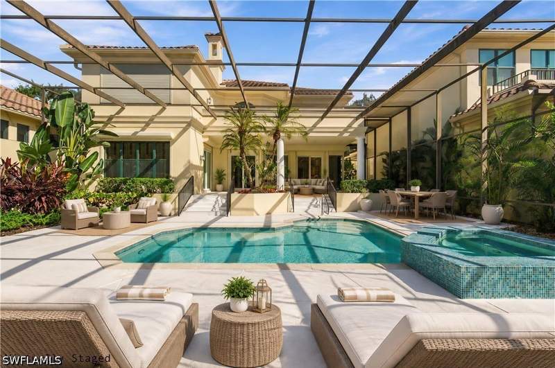 5 bedroom SingleFamilyResidence at 8169 Via Vecchia, Vizcaya At Bay Colony, Naples — photo 2