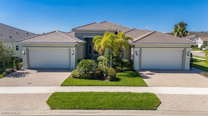 2 bedroom Attached at 16483 Orinda Way, Valencia Bonita, Bonita Springs — photo 2