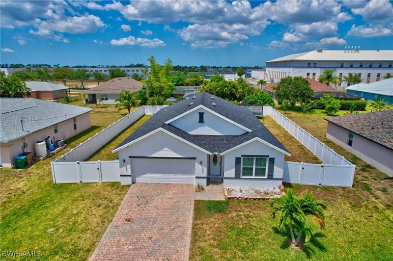 4 bedroom SingleFamilyResidence at 1626 SW 6th Ave, Cape Coral, Cape Coral — photo 2